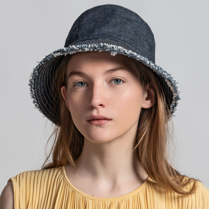 BUCKET HAT
